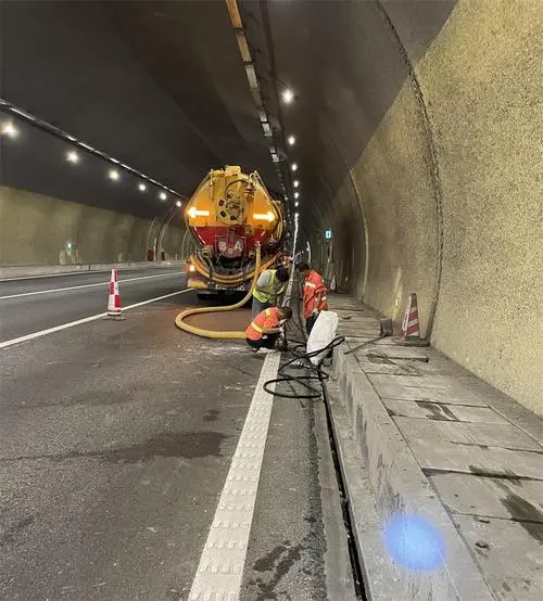 古浪隧道排水渠清淤